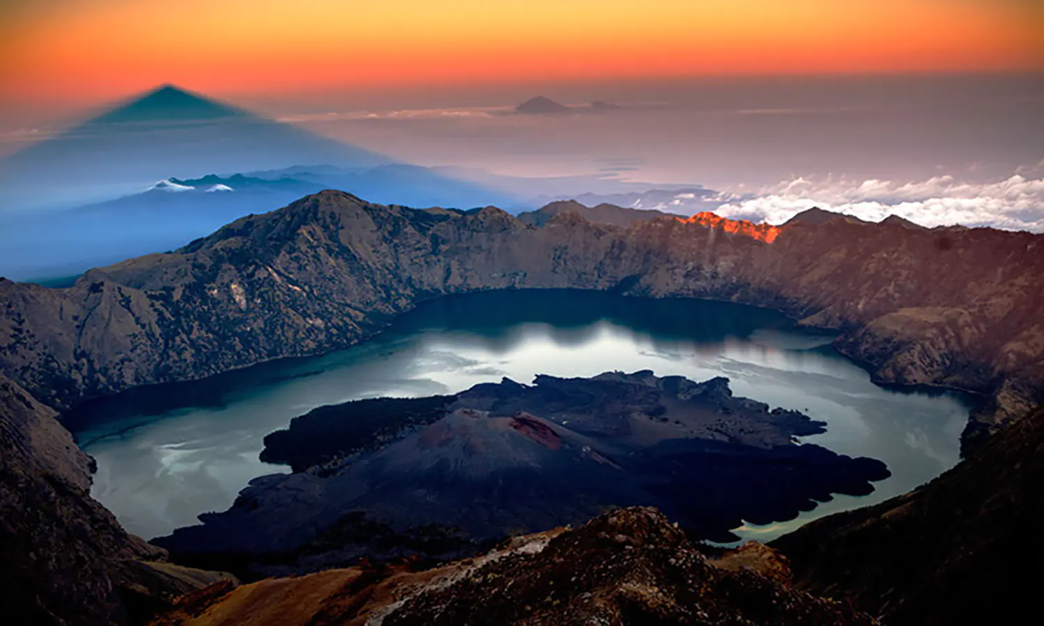 Pesona Tak Terlupakan Gunung Rinjani: Wisata Alam yang Megah di Pulau Lombok