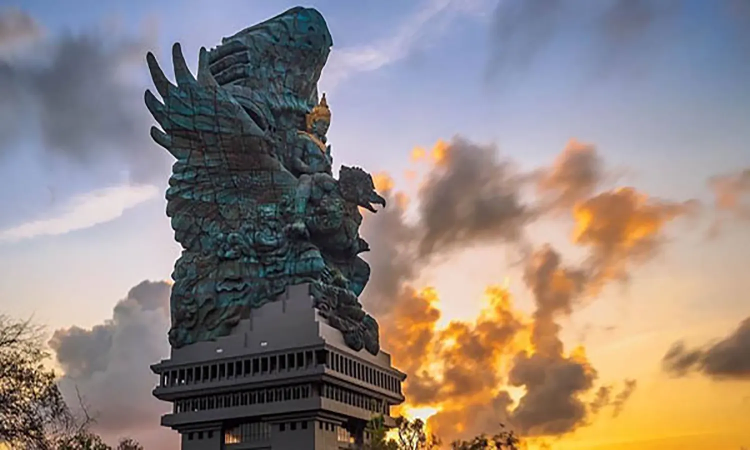 Patung Garuda Wisnu Kencana (GWK): Sejarah dan Dampak Ekonomi Lokal