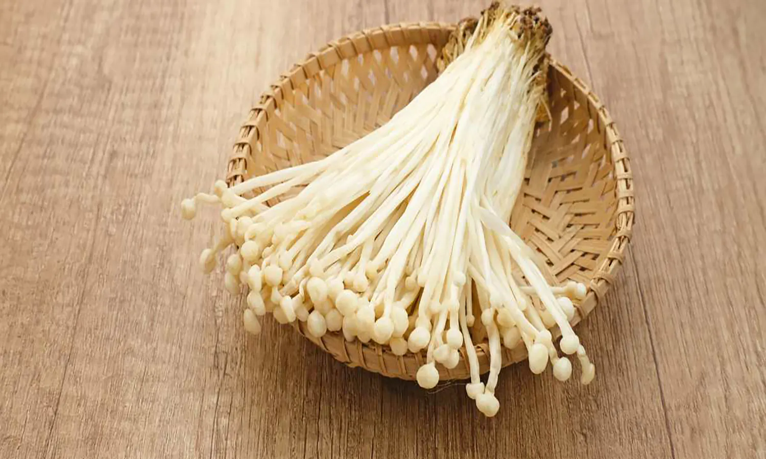 Tak Hanya Enak, Berikut 10 Manfaat Jamur Enoki Bagi Tubuh
