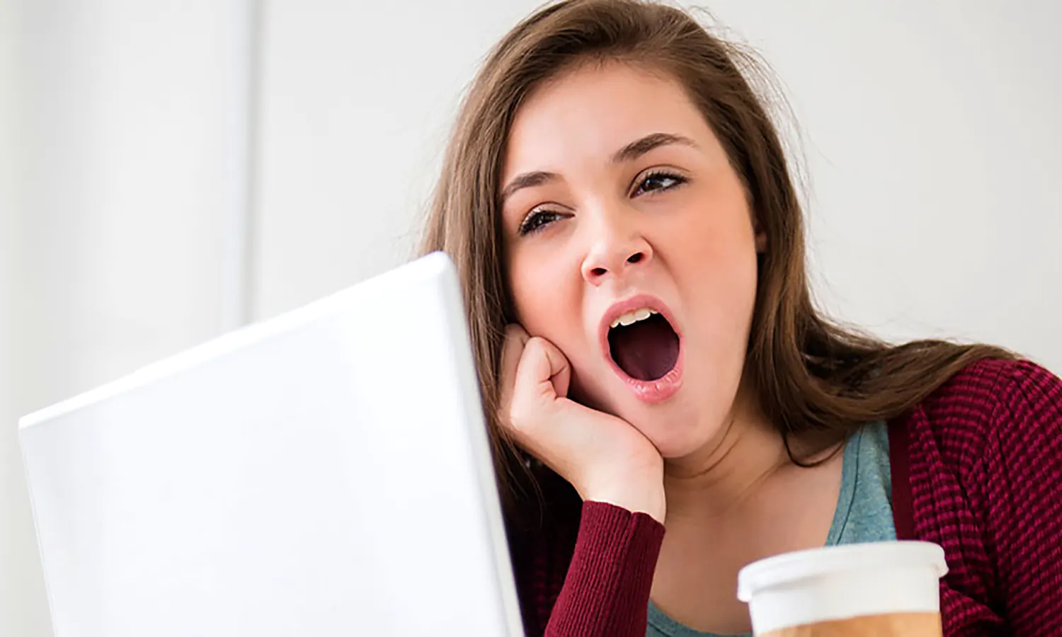 Sering Menguap? Berikut 15+ Penyebab Sering Menguap