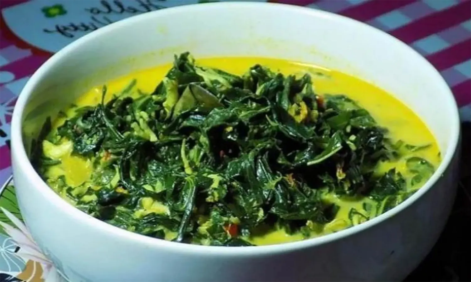 Kuliner Khas Indonesia: 8 Resep Sayur Daun Singkong yang Lezat